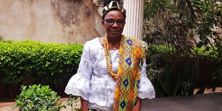 Le chef du village est une femme