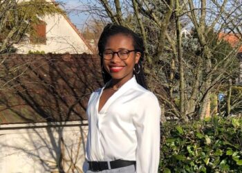 Coach, entrepreneure, auteure, Akou Rose TSEBI, une jeune femme togolaise multitâche