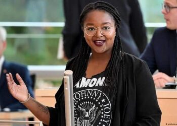 Allemagne: Aminata Touré, 30ans,  première femme noire nommée ministre en région