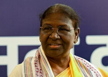Inde : Droupadi Murmu, première présidente issue d&rsquo;une minorité ethnique, investie