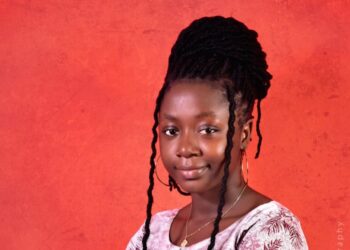 Elfried TOMSUWA, l’étudiante-écrivaine qui veut doter sa région d&rsquo;une bibliobrairie