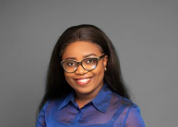 Lucia KOMIZA : la passion de l’écriture, une raison d’être