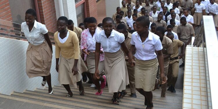 Togo: 1 à 5 ans de prison pour un homme qui enceinte une apprenante de 16 ans  et une amende allant de 1 à 5 millions de francs CFA