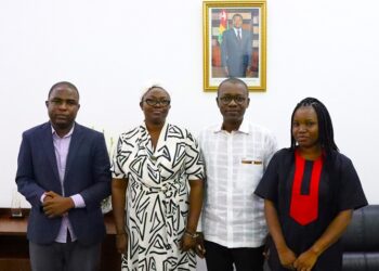 Une délégation d&rsquo;EkinaMag reçue par le Ministre de la Communication et des Médias