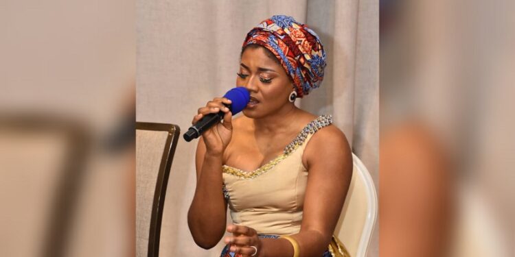 Foly Nédy , la togolaise chanteuse d’opéra, de gospel, d’afro et de chants modernes qui séduit