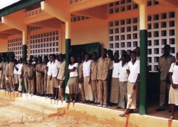 Non !  Taper sur les fesses, tripoter les seins ou peloter le postérieur d’une camarade n’est pas de l’amusement