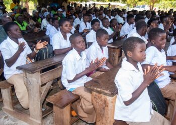 Les filles de la préfecture de Binah sensibilisées par leurs sœurs modèles de réussite