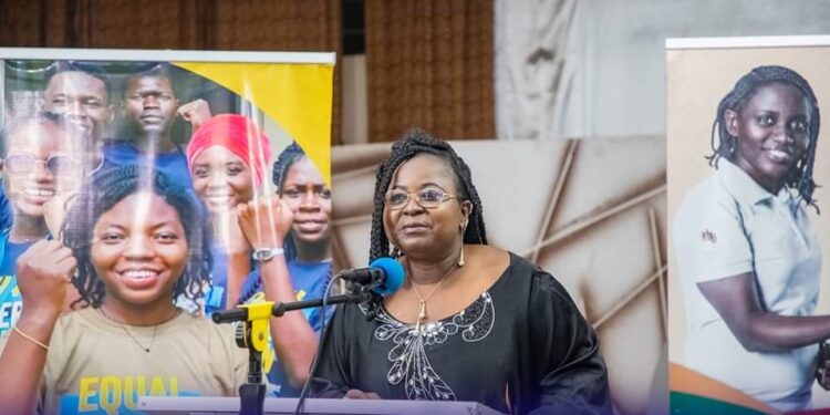 Mme Kouméalo ANATE, marraine de la deuxième édition du salon du cinéma au féminin exprime sa satisfaction