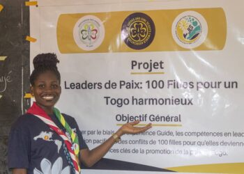 Promotion des valeurs de leadership et de la paix : Yawa Sophie ADANBOUNOU forme les filles du collège protestant  d’Agbalepedogan de Lomé