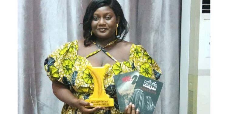 L’écrivaine Alexa Keas décroche le prix littéraire « Meilleure plume au féminin »