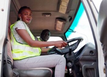 C’est gratuit ! Osez et devenez conductrice de véhicules poids lourds en saisissant cette belle opportunité