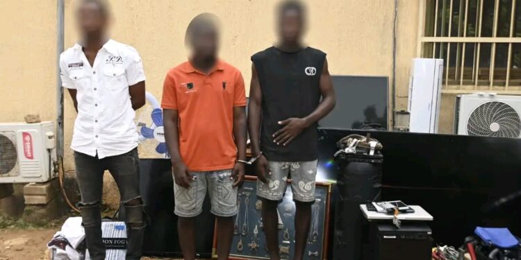 Agressions sexuelles sur les jeunes filles et femmes : trois présumés auteurs mis aux arrêts