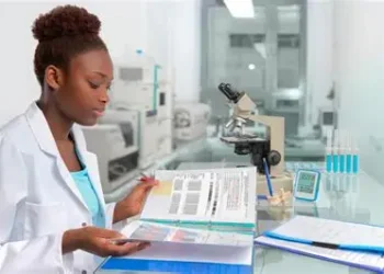 Togo : une nouvelle stratégie pour maintenir plus de filles dans les filières scientifiques