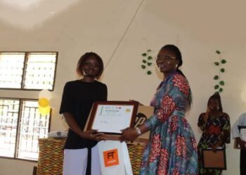 Université de Kara : Douti Dioktante Bénédicte triomphe au concours scientifique féminin