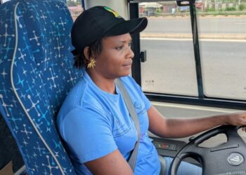 Togo : les femmes brisent les stéréotypes au volant des poids lourds