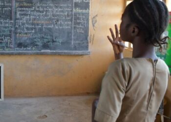 10/10 [REPORTAGE] Les défis de la scolarisation des jeunes filles au Togo : entre progrès et obstacles