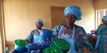 De la ferme à l’assiette : les femmes, piliers des cantines scolaires dans la région de la Kara